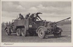 Wehrmacht Flak 'Abgesessen!' postcard
