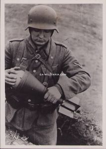 'In der hand die Panzerfaust' Press Photograph 1944