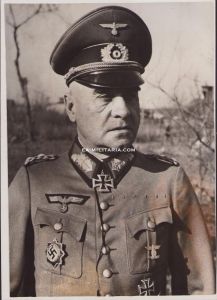 Ritterkreuzträger General Heitz Press Photo