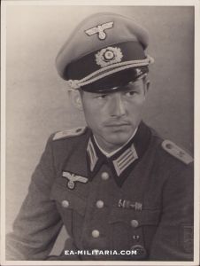 Large Wehrmacht Officer Portrait (Krimschild)