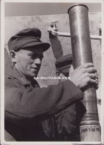 Luftwaffe Flak 'Setting the Fuse' Press Photograph