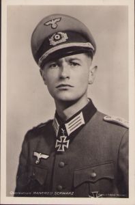 Ritterkreuzträger Postcard Oberleutnant Schwarz