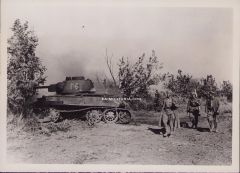 'Feindpanzer vernichtet' Press Photograph 1943