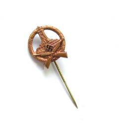 DRKB Shooting Stickpin in Bronze