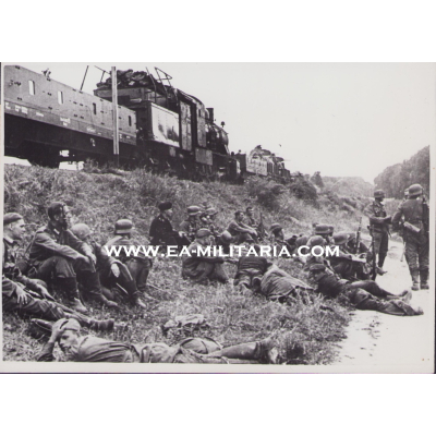 'Gefechte auf Eisenbahnschienen' Press Photo