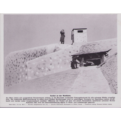 'Bunker an der Westküste' Bilderkasten Press Photo