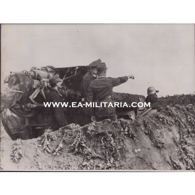 Large 'Flak 8,8cm' Press Photo (Italian Caption)