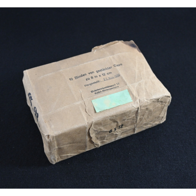 Large '10 Binden von gestärkter Gaze' 1939