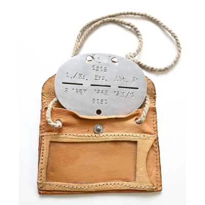 Kraftfahr Erkennungsmarke in Leather Pouch