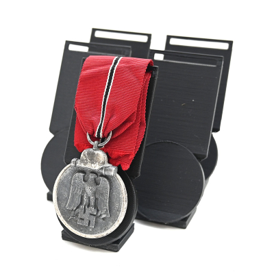 5x Ostmedaille Display Stands