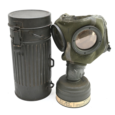 Luftschutz Gasmask with Canister